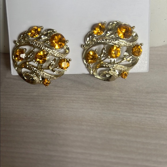 Elegant Gold and Yellow Gemstone Clip on Earrings signed Lisner - Picture 1 of 4